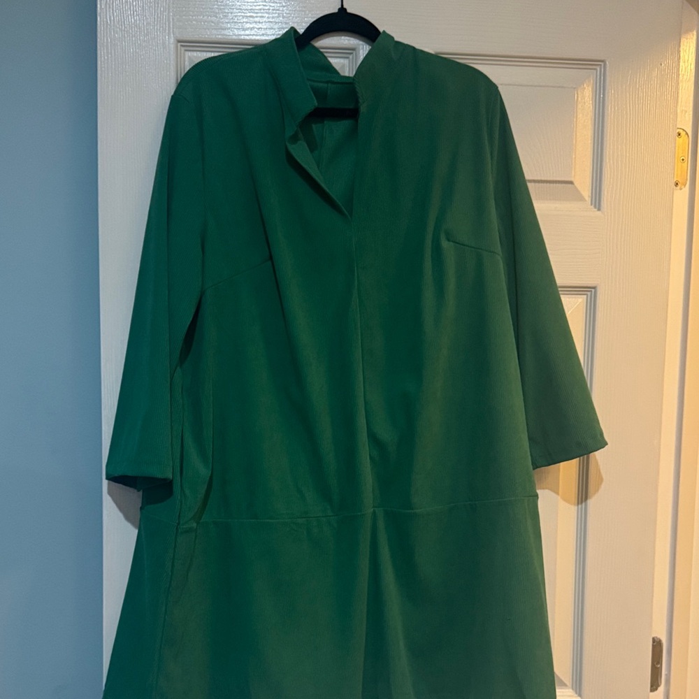 Elegant Green Women's Top